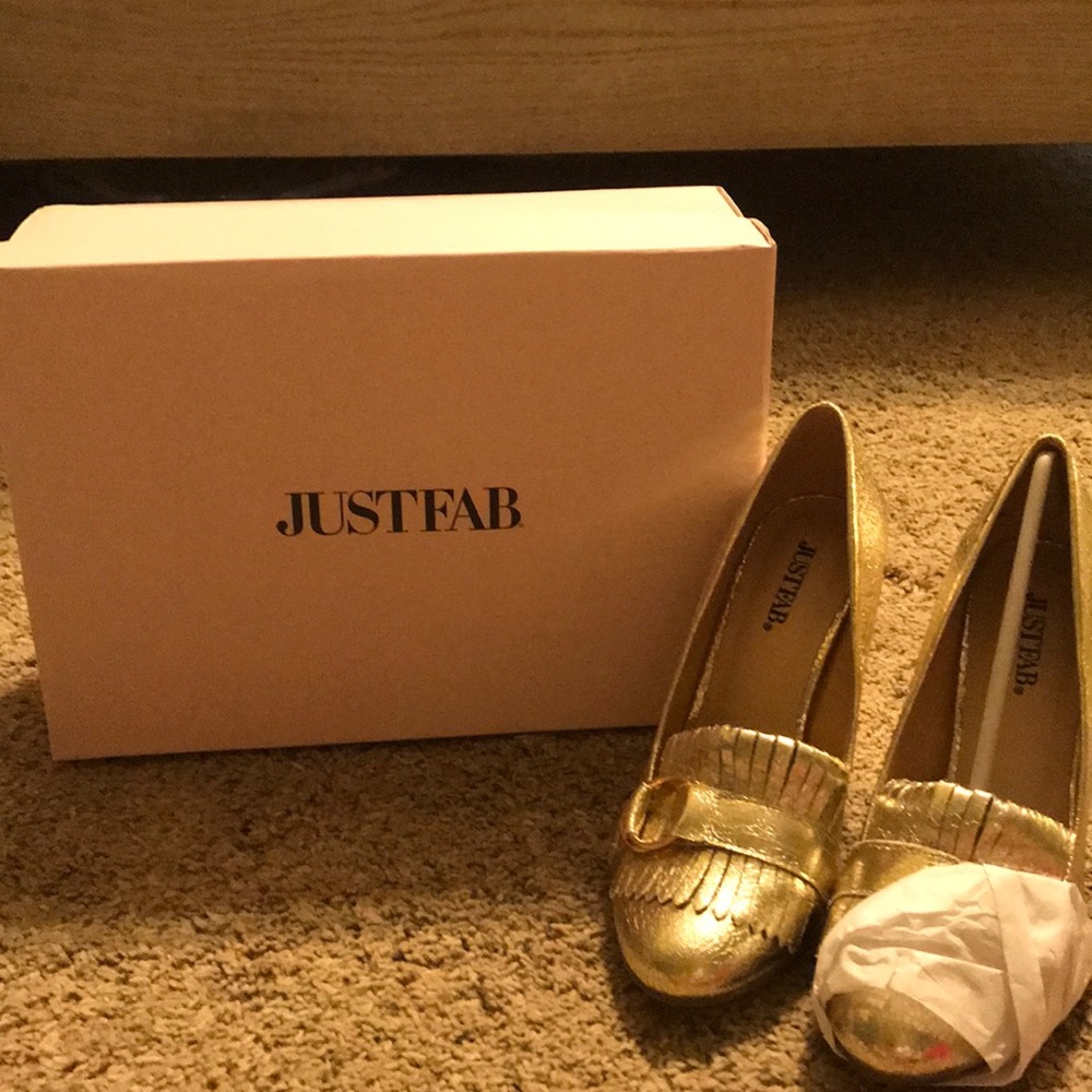 Gold JustFab mule style heels 6.5